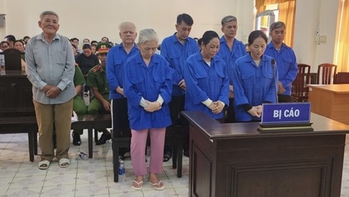 68 năm tù cho nhóm bác sĩ, bảo vệ trung tâm y tế làm khống giấy khám sức khỏe