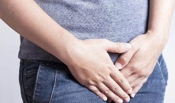 Khi phụ nữ nhìn thấy 'chấm' nhỏ này trong quần lót, có thể đang 'tiến gần' đến ung thư cổ tử cung, vì vậy tốt nhất đừng bất cẩn!