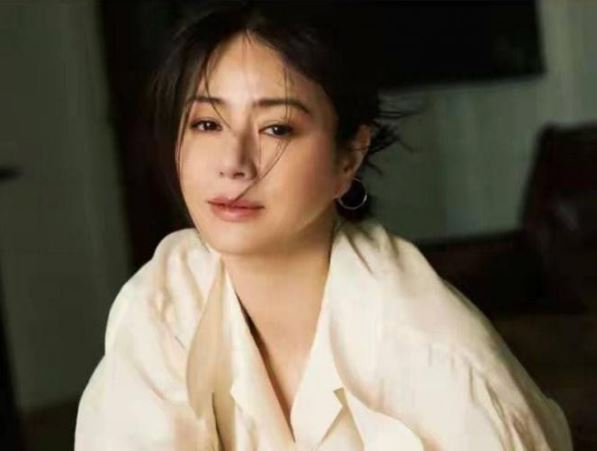 Sau khi phụ nữ bước qua tuổi 45, khoảng cách về khí chất giữa các đồng nghiệp trở nên rõ ràng, chủ yếu là do 4 điểm này