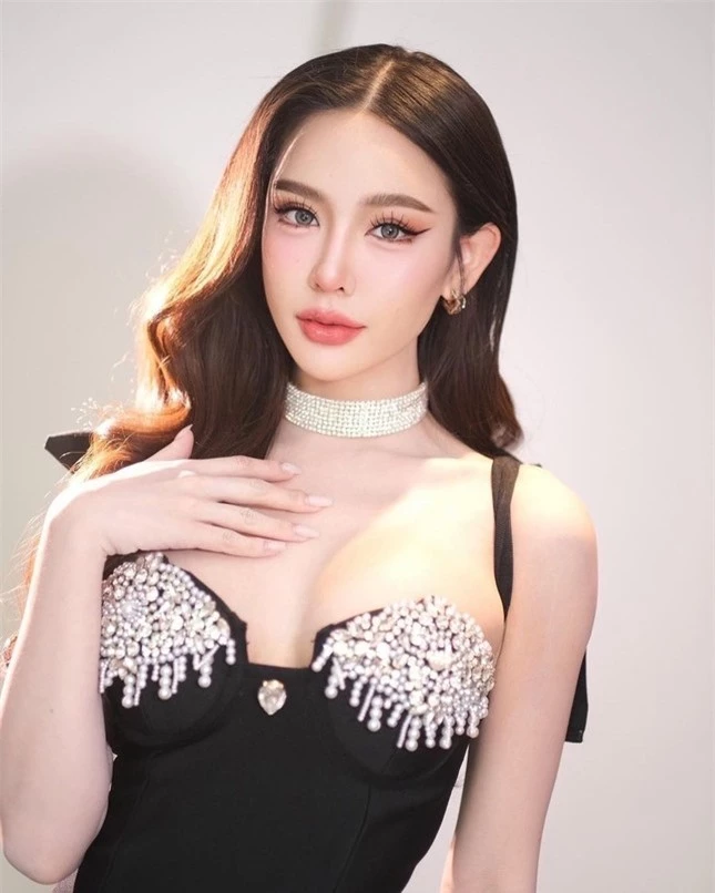 Đương kim Hoa hậu Hòa bình Thái Lan nhảy nhót livestream bán hàng ảnh 3