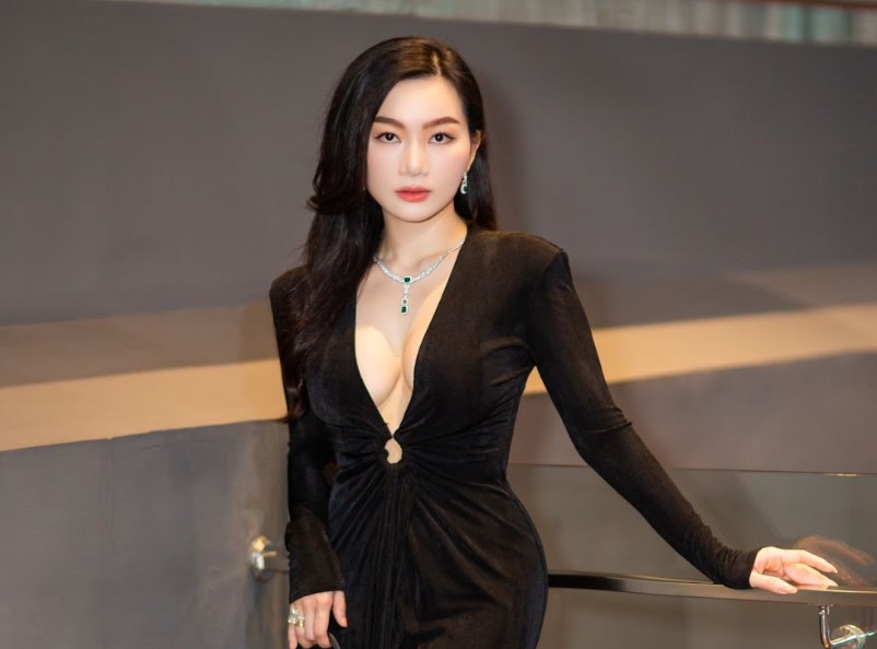 V&#x1EBB; g&#x1EE3;i c&#x1EA3;m kh&#xF3; c&#x1B0;&#x1EE1;ng c&#x1EE7;a nh&#xE0; thi&#x1EBF;t k&#x1EBF; Angel Ph&#x1EA1;m