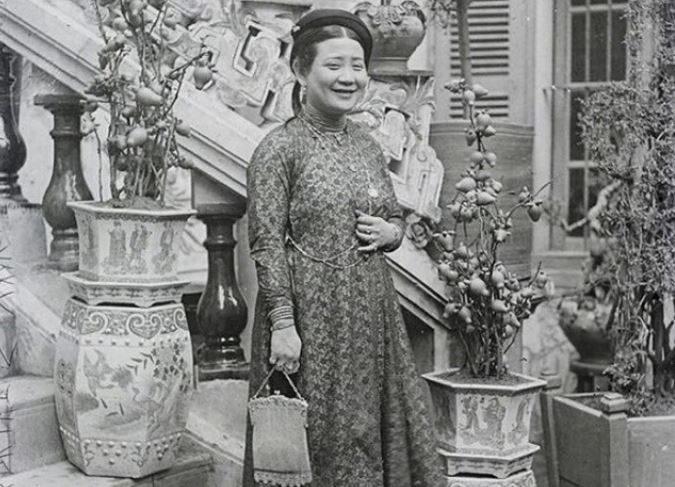 N&#x1EEF; &#x111;&#x1EA1;i gia Vi&#x1EC7;t &#x2018;kh&#xE9;t ti&#x1EBF;ng&#x2019; 1 th&#x1EDD;i: Sinh ra trong ngh&#xE8;o kh&#xF3;, tr&#x1EA3;i qua 3 &#x111;&#x1EDD;i ch&#x1ED3;ng nh&#x1B0;ng kh&#xF4;ng c&#xF3; con