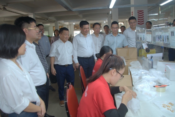 Cần thiết có trung tâm giao dịch phát triển nguyên phụ liệu ngành thời trang 