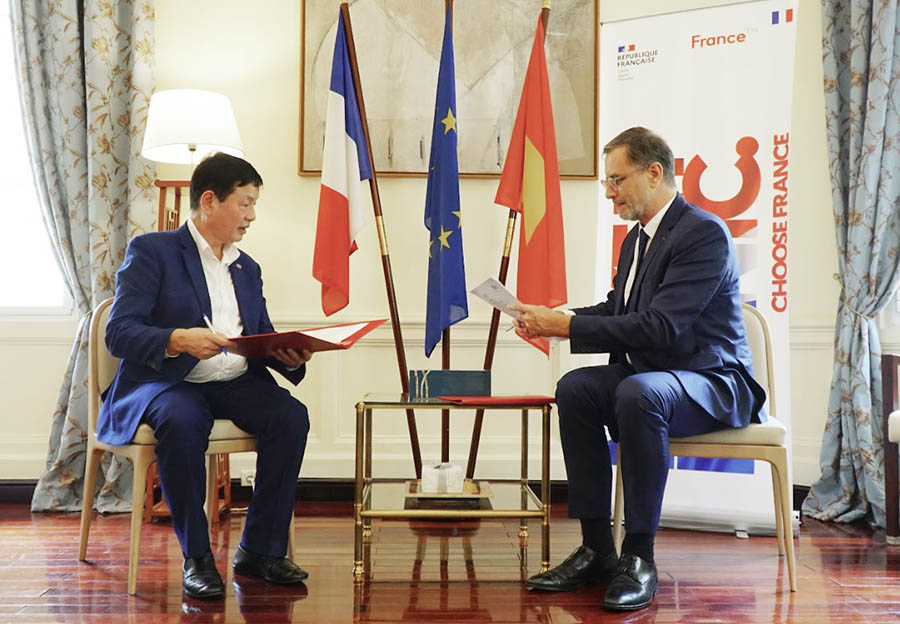 Qu&#x1EF9; Hy V&#x1ECD;ng &#x111;&#x1ED3;ng h&#xE0;nh c&#xF9;ng d&#x1EF1; &#xE1;n &#x27;H&#xE0;nh tr&#xEC;nh tham quan l&#x1ECB;ch s&#x1EED; chi&#x1EBF;n d&#x1ECB;ch &#x110;i&#x1EC7;n Bi&#xEA;n Ph&#x1EE7;&#x27;