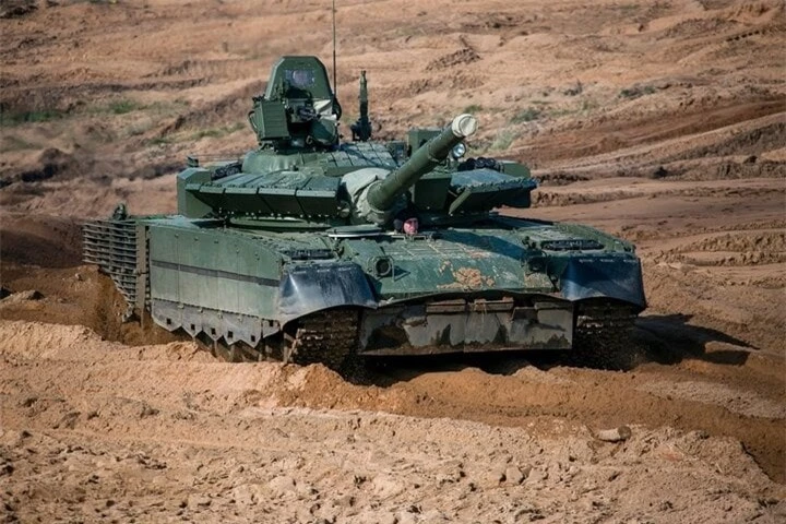 Xe tăng T-80BVM.