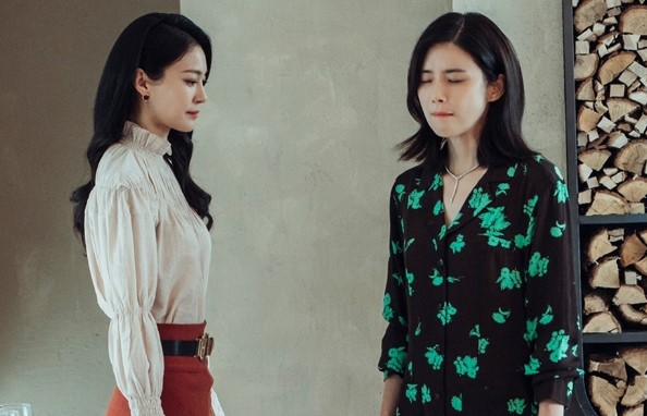 Bắt quả tang chồng ôm bồ nhí đi ăn, tôi không thèm đánh ghen mà chỉ nói 1 câu khiến tình địch ức nghẹn