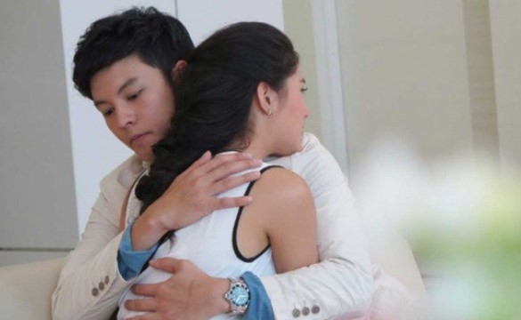 Thấy anh rể tương lai ôm eo gái lạ, tôi định lao vào đánh ghen nhưng chị gái vội vàng ngăn lại vì bí mật ngã ngửa