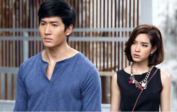 Mừng tiệc tân gia nhà rể cả, mẹ vợ nói kháy rể út "Mang tiếng giám đốc mà không có nhà sang", anh chồng đáp trả 1 câu khiến bà bẽ mặt