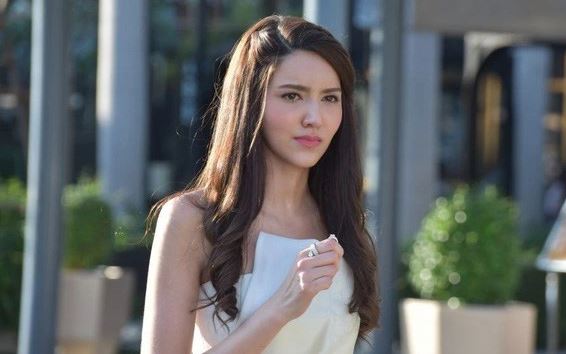 Định lao vào đánh ghen chồng cặp bồ thì 1 bàn tay lạnh ngắt kéo tôi lại, diễn biến tiếp theo mới thật khó lường