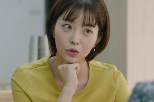 Mỗi lần tranh cãi với mẹ chồng, bà đều lăm lăm cầm điện thoại, tôi tưởng chẳng có gì hoá ra đằng sau là âm mưu thâm độc vô cùng