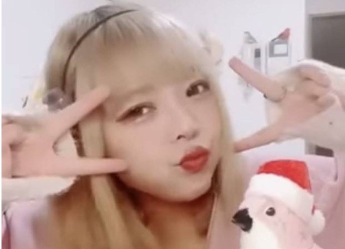 'Sugar baby' nổi tiếng Nhật Bản bị kết án 9 năm tù vì bán sách dạy 'moi' tiền đàn ông