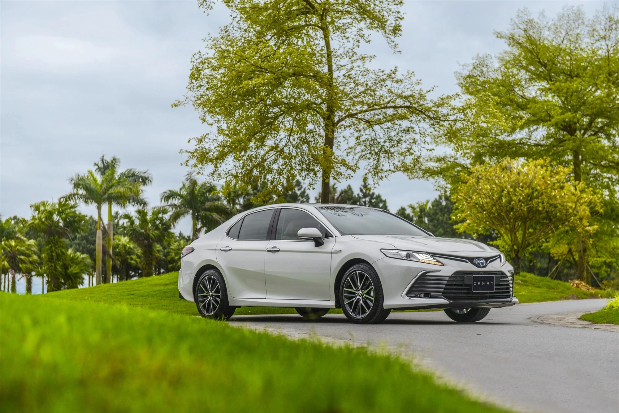 Bảng giá Toyota Camry mới nhất tháng 4/2024- Ảnh 1.