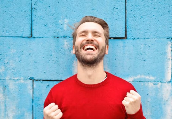 Lời cổ nhân, thấm từng chữ: Im lặng là tu dưỡng, nhẫn là tu tâm, bao dung là trí tuệ, buông bỏ là có được