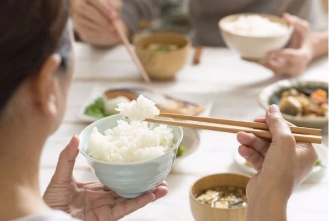 Ăn cơm trắng có hại cho sức khỏe?