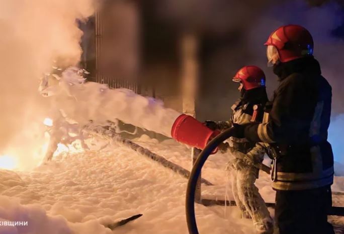 Nga, Ukraine tăng cường tấn công các cơ sở năng lượng của nhau trong đêm