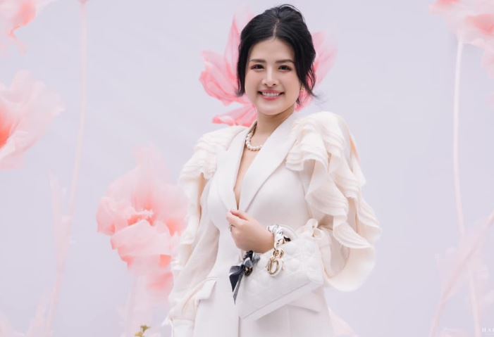 'Lóa mắt' trước độ giàu và chịu chơi của nữ 'BTV trẻ nhất VTV'