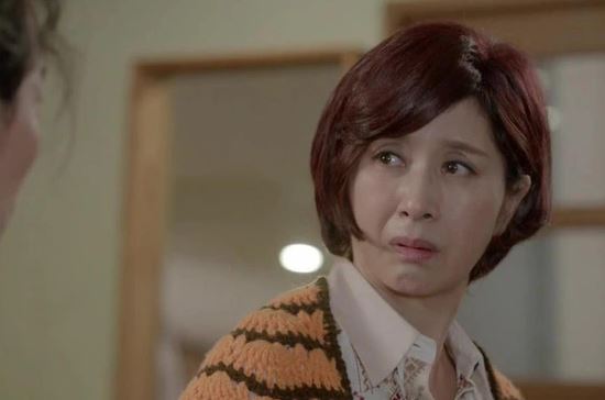 Bị mẹ chồng chê vụng về vì "có mấy mâm cỗ làm không xong", tôi cứng rắn đáp lại khiến cả nhà bênh vực