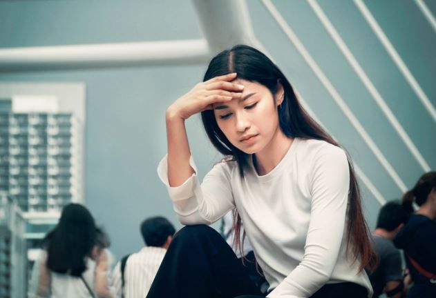 Vừa về đến nhà đã thấy mẹ chồng hí hửng khoe tờ 100 nghìn, lý do đằng sau khiến tôi sốc óc hoang mang