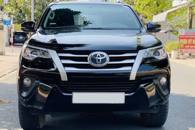 Toyota Fortuner lăn bánh 6 năm rao bán với giá ngang ‘đàn em’ Yaris Cross
