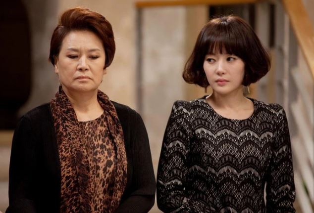 Chồng bối rối không biết phân xử thế nào khi mẹ chồng - nàng dâu bất hòa, nguyên nhân cũng chỉ vì một nụ hôn