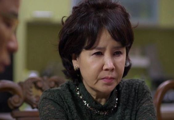 Mẹ chồng nằng nặc không cho cháu về quê ngoại vì "nhập gia tùy tục", nàng dâu liền đáp trả 1 câu khiến bà lập tức đổi thái độ