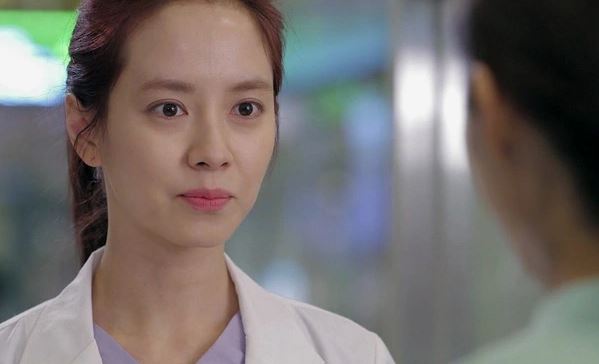 Chiếc taxi bỗng đổi hướng, tôi đau đẻ vẫn cố nhắc đường thì mẹ chồng gạt đi, nhưng món đồ tôi lôi ra khiến bà im lặng