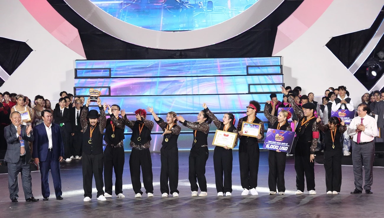 PLANET LOCK (Thái Lan) Quán quân phần thi Showcase bảng quốc tế Dalat Best Dance Crew 2024 – Hoa Sen Home International Cup.