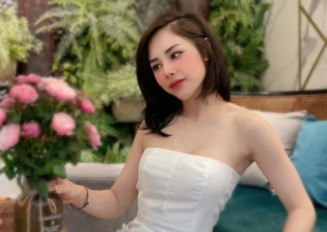 Danh tính cô vợ nóng bỏng U40 của ‘trai đẹp’ Huỳnh Anh: Sắp sinh con, từng có một đời chồng và con riêng!