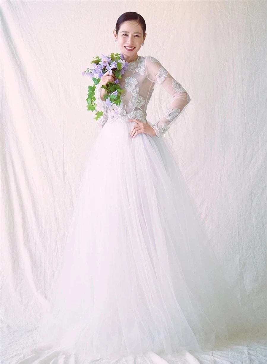 2 năm rồi, dân tình mới lại thấy Son Ye Jin mặc “váy cưới”, visual xinh trẻ nhìn là muốn "thả tim"- Ảnh 6.