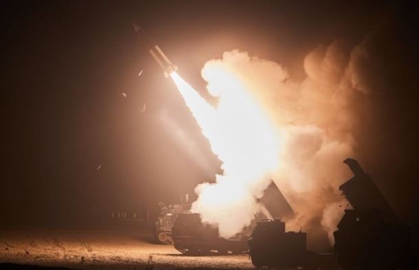 Chuyên gia cho biết Ukraine nhận hậu quả gì nếu dùng ATACMS tấn công cầu Crimea