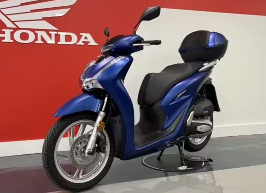 Honda ra mắt ‘vua xe ga’ SH 2024 màu xanh dương mới tuyệt đẹp: Có phanh ABS, giá 101,5 triệu đồng
