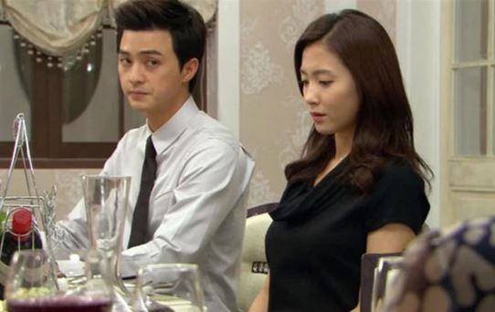 Vừa nhìn thấy mẹ chồng tương lai, tôi ném cả giỏ cam vào bà khiến cả nhà choáng váng, nhưng sau cùng tôi mới là người bẽ bàng