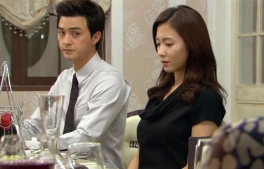 Mẹ chồng xúi con trai ở rể âm mưu chiếm tài sản, ai ngờ gặp ngay nàng dâu ghê gớm, đáp trả 1 câu đã khiến bà tắt ngấm nụ cười