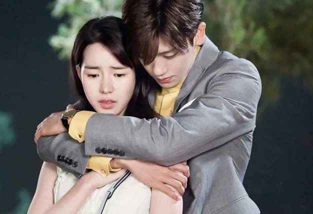 Đến nhà vợ cũ mừng sinh nhật con trai rồi ngủ lại vì trời mưa, nhìn một món đồ trong phòng thằng bé, tôi quyết định xin cô ấy đoàn tụ