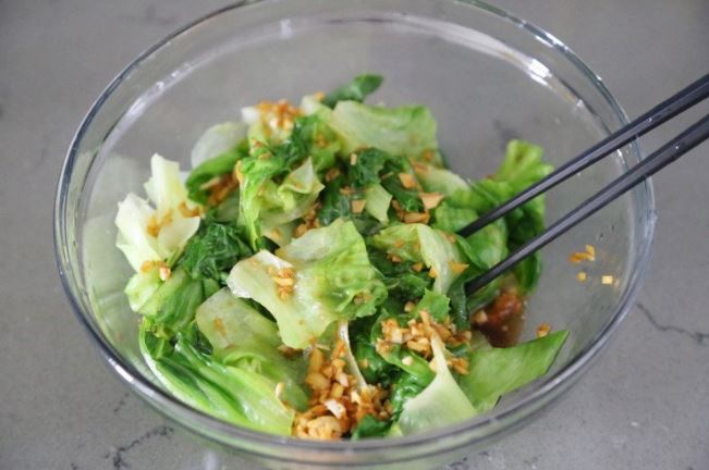 Loại rau bán đầy chợ giá 30 nghìn đồng/kg, cực giàu vitamin lại ít calo tốt cho giảm cân, đem trộn thế này cực ngon mát