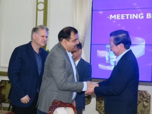 Nhiều "đại bàng" công nghệ cam kết đầu tư vào Việt Nam 