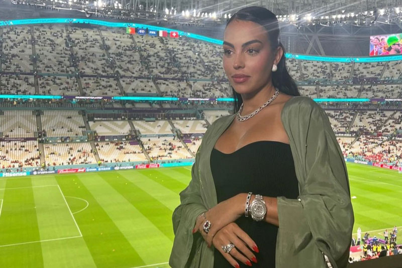 Gu chơi đồng hồ triệu USD của bạn gái Ronaldo