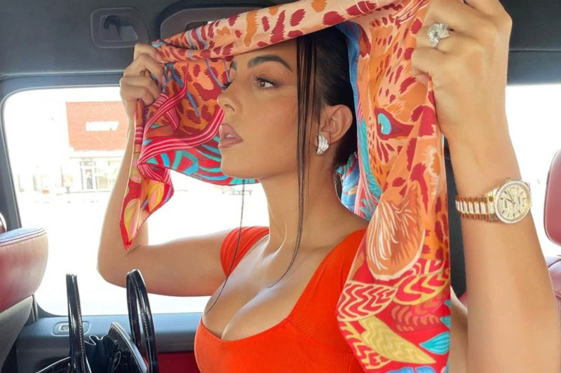 Làm giàu từ nghề săn hàng hiệu hộ tỷ phú