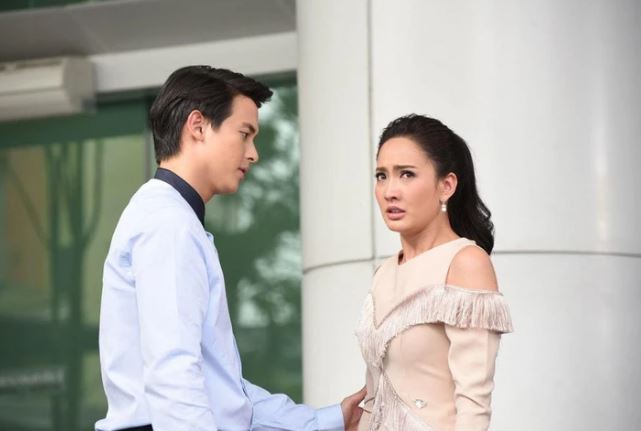 Trong ngày cưới, mẹ chồng trao cho tôi số vàng khủng tới 20 cây nhưng ngay sau đó bà liền đòi lại với lý do vô cùng nực cười