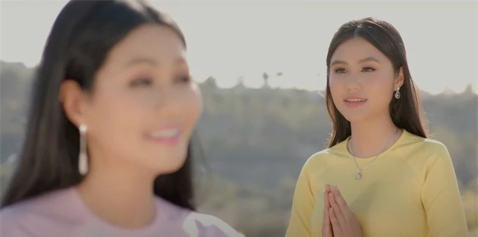 Hà Tiên thường xuyên xuất hiện trong các MV ca nhạc của Ngọc Huyền