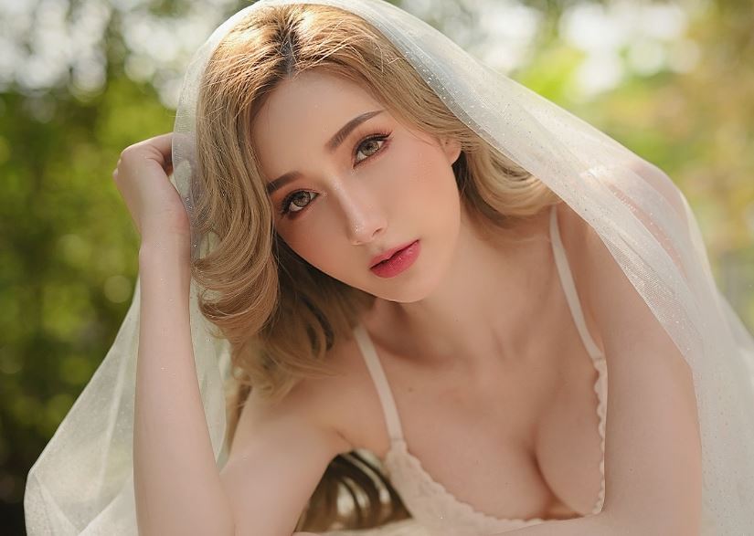 Ngắm gương mặt ngây thơ, thân hình 'vô số tội' của hot girl Thái Lan