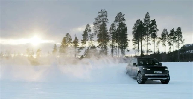 Range Rover thuần điện lần đầu lộ diện ảnh 2
