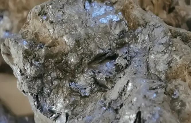 Giá trị gần gấp 10 lần vàng! Kim loại quý nhất thế giới với trữ lượng chỉ 3.000 tấn là gì?