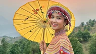 Hoa hậu H’Hen Niê hoà cùng không khí kỷ niệm 70 năm chiến thắng Điện Biên Phủ