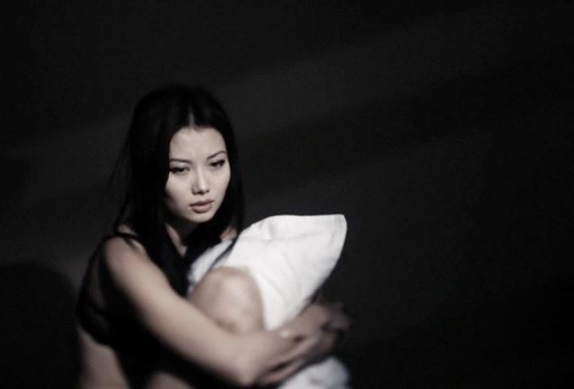 Giận chồng nên em ôm con bỏ về nhà mẹ đẻ, ngờ đâu anh lại đòi ly hôn vì cho rằng cả nhà vợ đang hùa nhau lừa dối anh