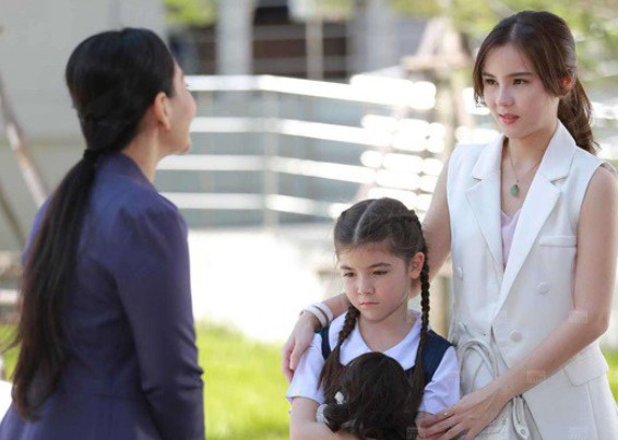 Mẹ chồng hứa đuổi nhân tình của con trai nhưng đến khi nghe tiếng trẻ con khóc trong nhà, nàng dâu mới nhận ra sự thật oan trái