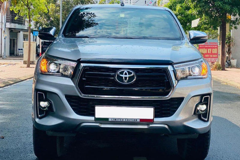 Ngỡ ngàng giá bán của Toyota Hilux cũ sau 5 năm lăn bánh