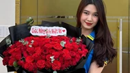 Vợ trung vệ Huỳnh Tấn Sinh: Xinh như hot girl, là nhân viên văn phòng