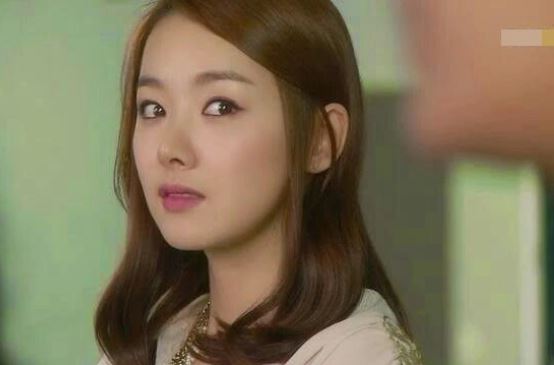 4 tháng ở nhà chăm con mà mẹ chồng cứ ra rả "quân ăn bám", tức quá tôi mới đáp lại khiến bà ấm ức không nên lời