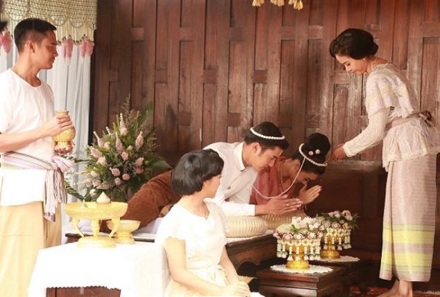 Chưa đi làm dâu nhưng vẫn vào viện chăm mẹ chồng tương lai nửa năm trời và trước ngày cưới, em nhận được món quà "khủng" không tưởng